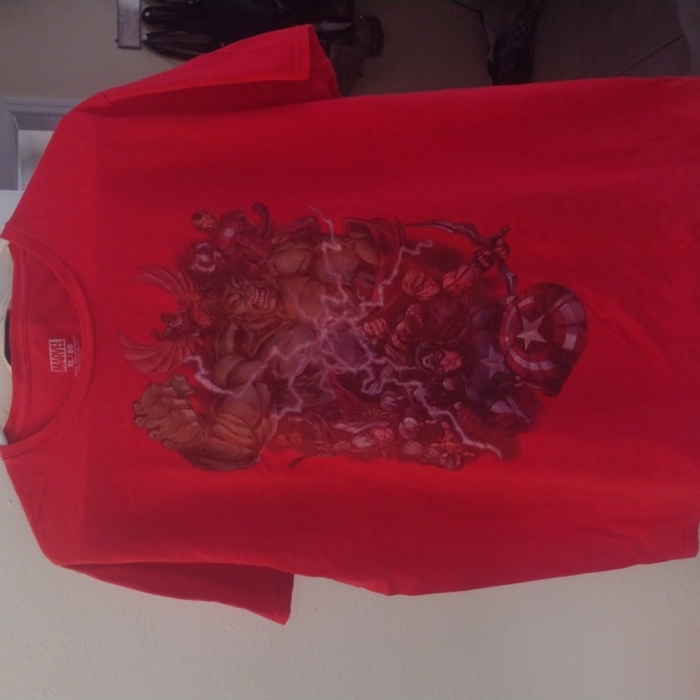 XL marvel tshirt